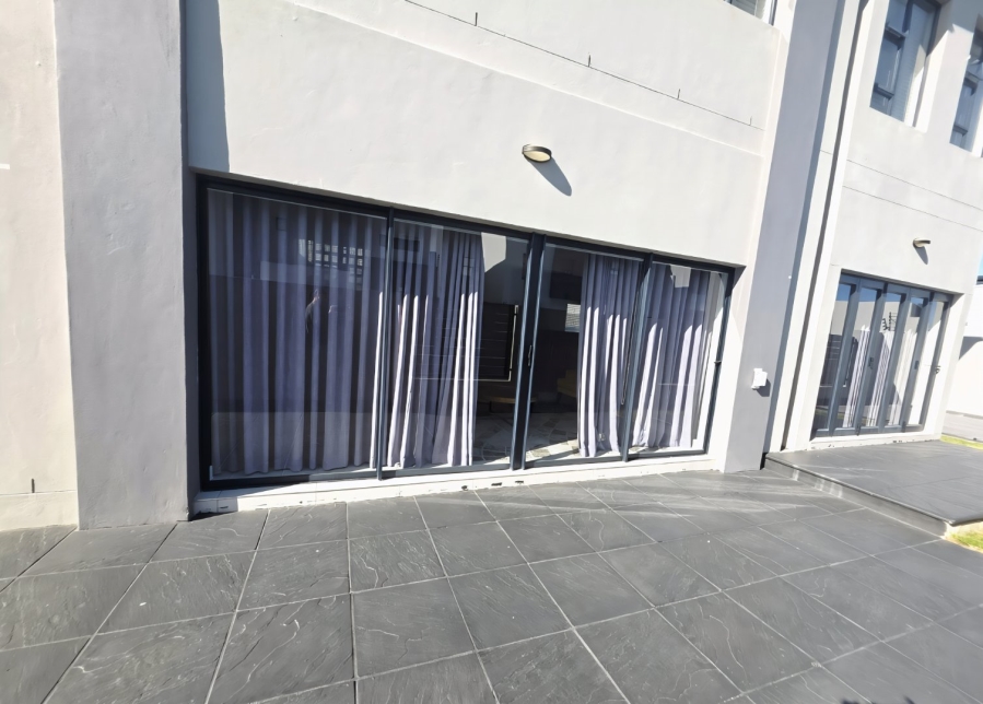 To Let 4 Bedroom Property for Rent in Sandown Western Cape